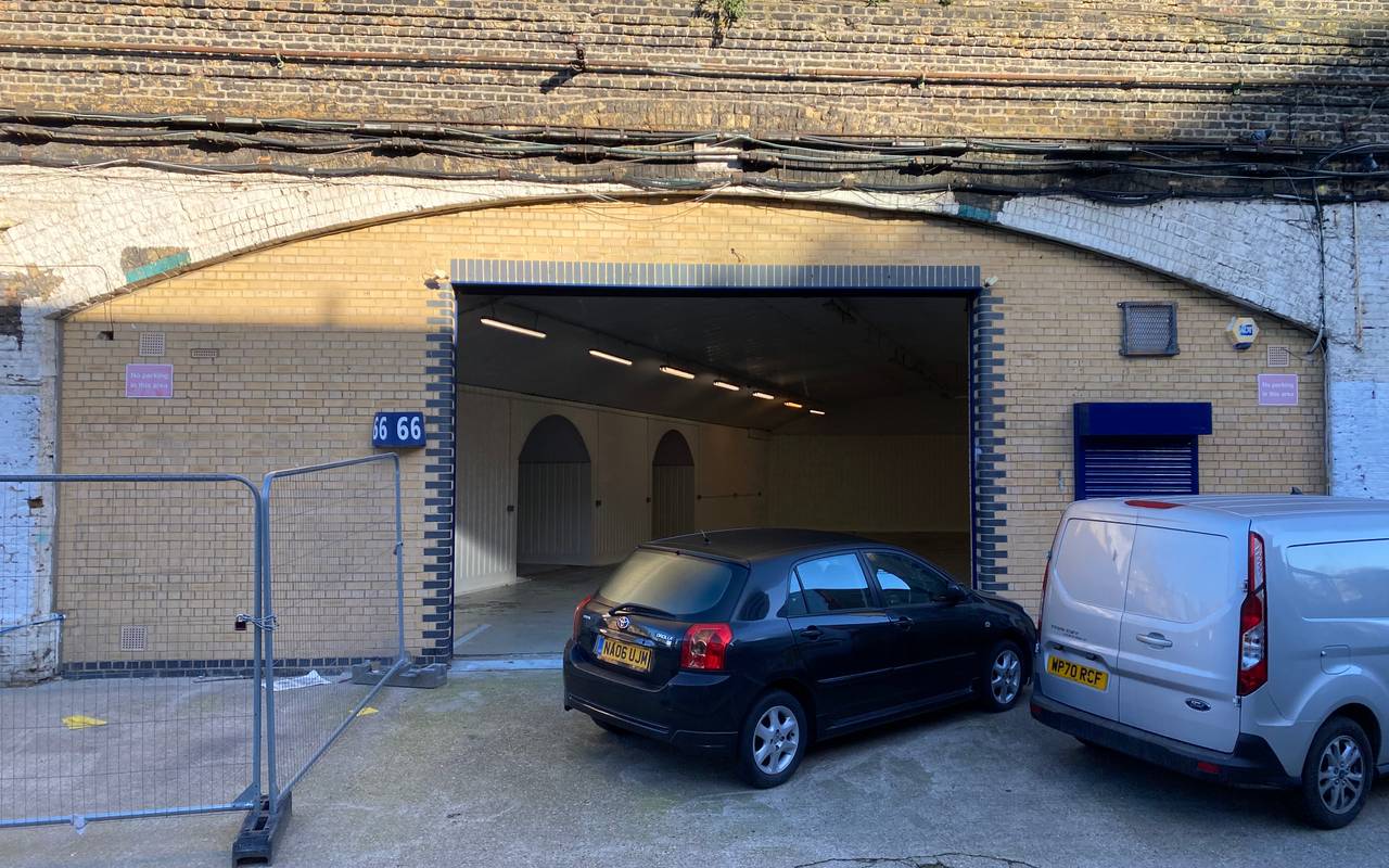 Arches 65 & 66 Vallance Road – Office, Storage & Light Industrial Space – 5,932 sq ft