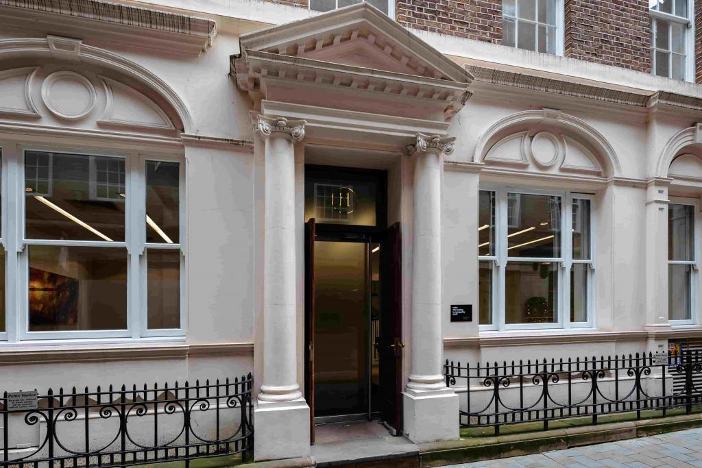 11 Ironmonger Ln – Office Space for Lease – City of London EC2V 8EY