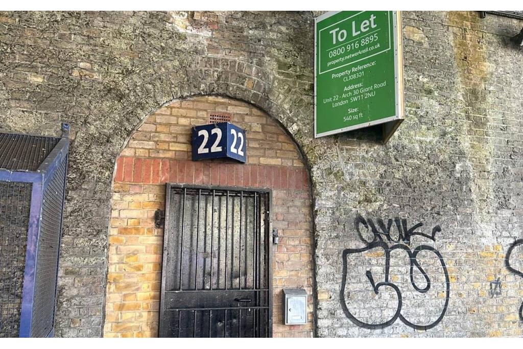 Unit 22 Arch 30 Grant Road – Storage Unit for Lease – Clapham Junction, SW11