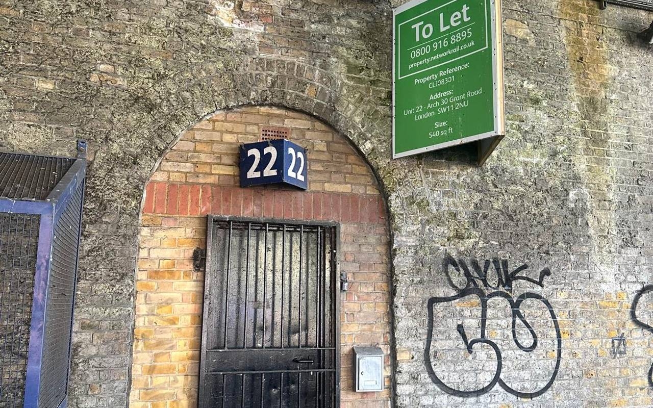 Unit 22 Arch 30 Grant Road – Storage Unit for Lease – Clapham Junction, SW11