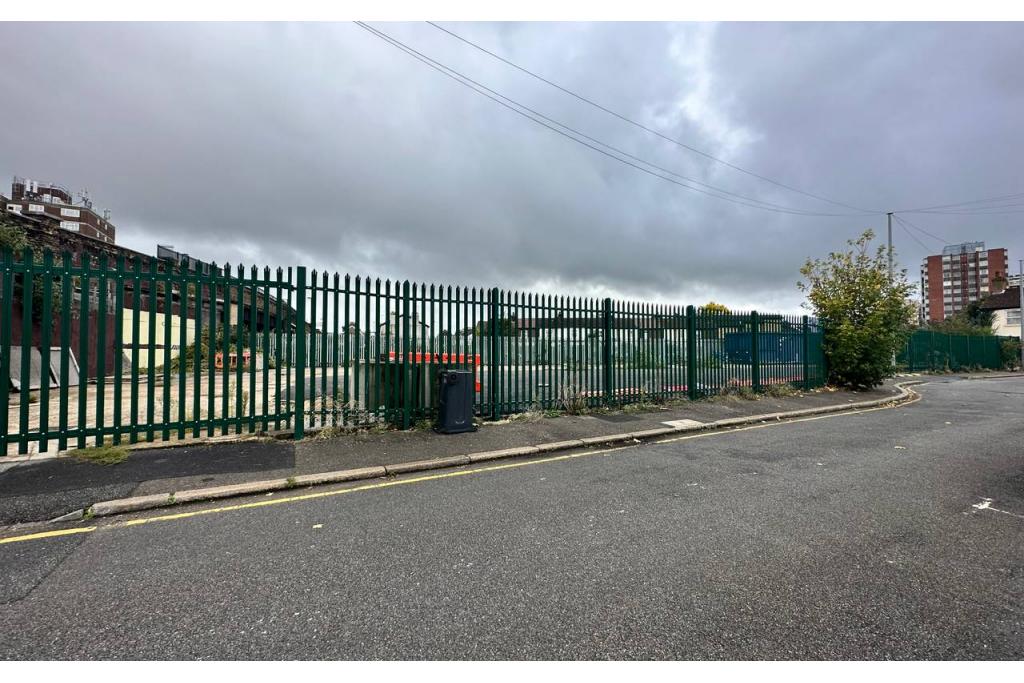 Land on the East Side of Lamberts Place – East Croydon, CR0 2BR