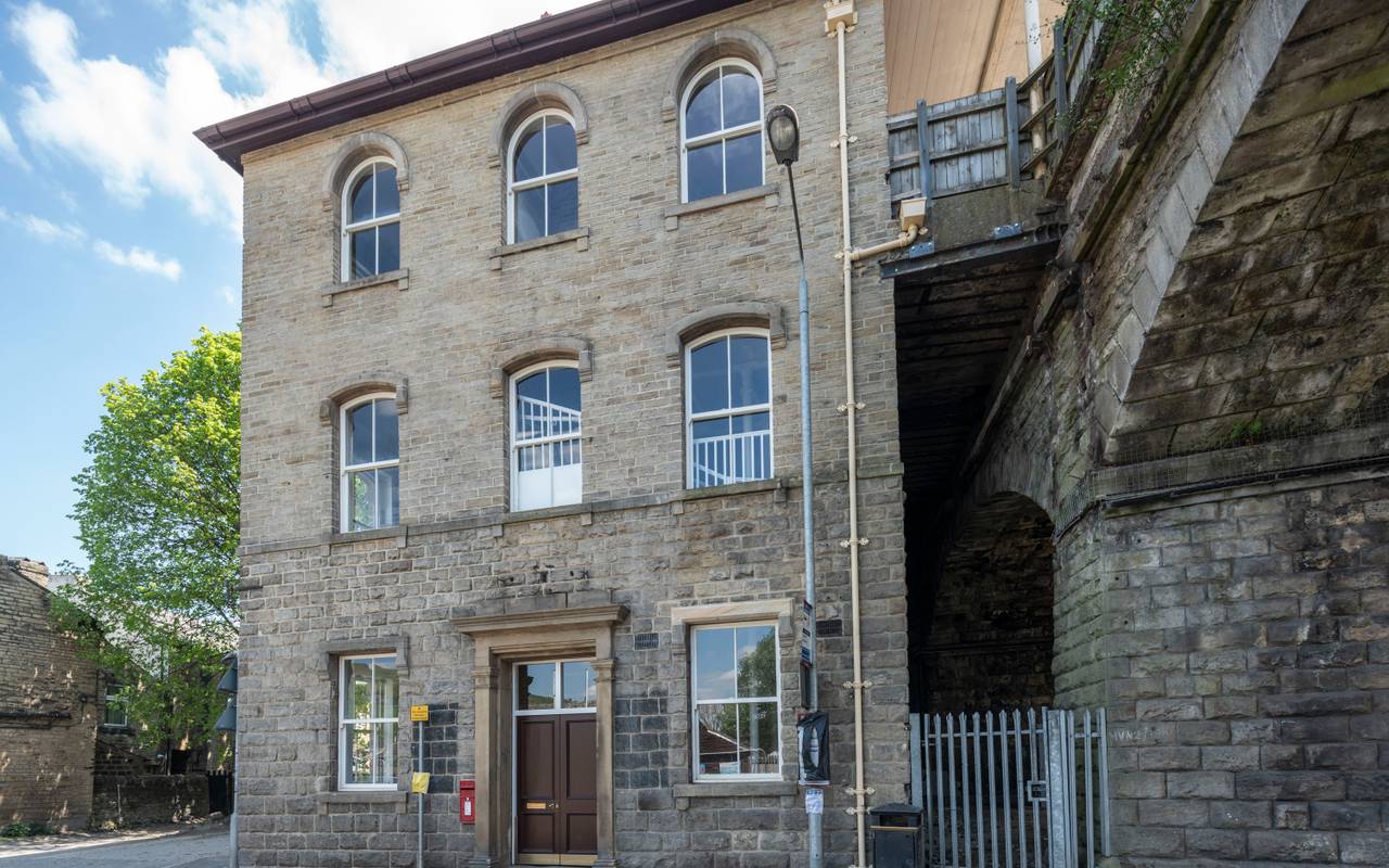 Former Station Building – Office Space – 2,280 sq ft – Mytholmroyd, HX7 5DZ
