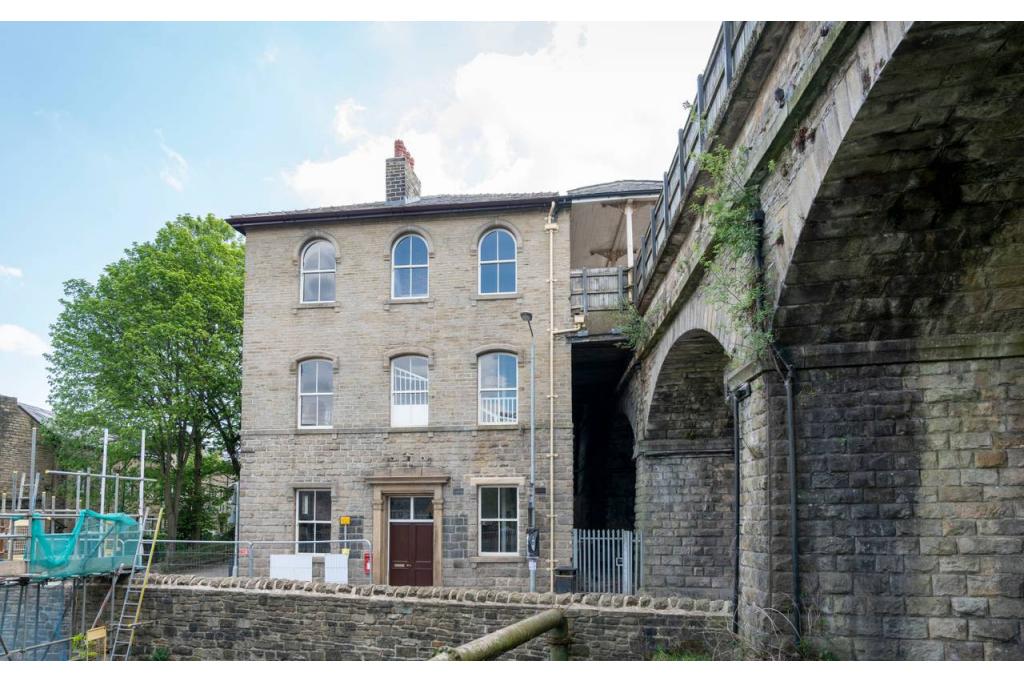 Former Station Building – Office Space – 2,280 sq ft – Mytholmroyd, HX7 5DZ