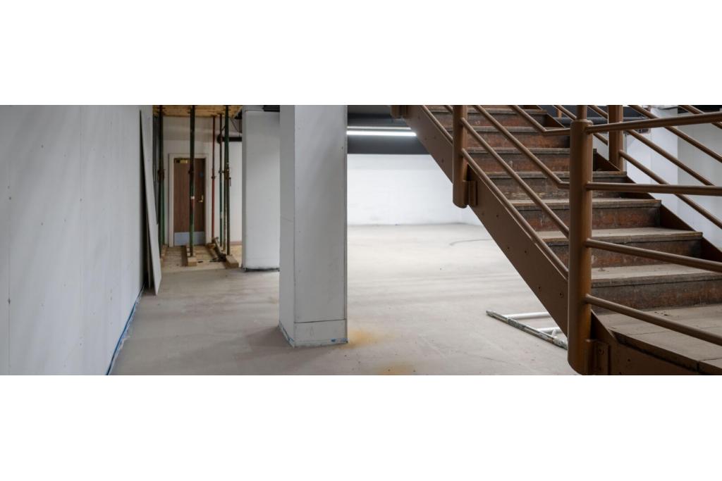 City Square Retail Unit – 327 sq ft – Prime Location at Leeds Station Entrane,Leeds, West Yorkshire