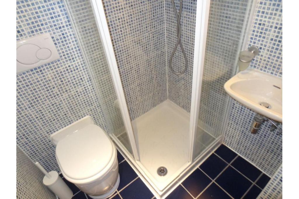 Modern Studio Apartment – Flat 218, Fulham Palace Road, Fulham W6 9HH