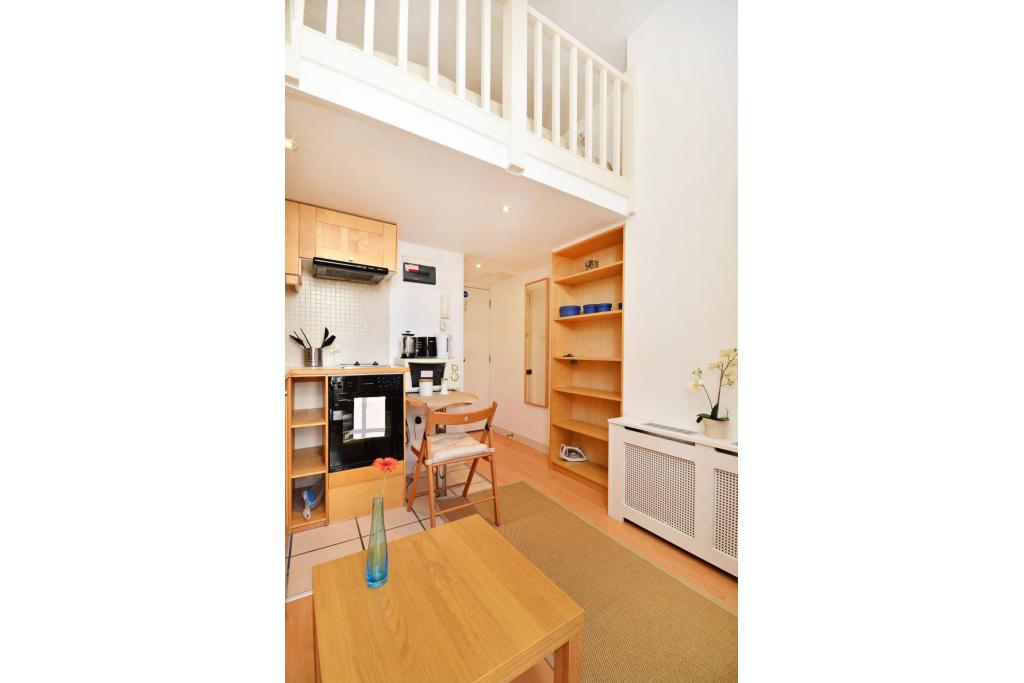 Modern Split-Level Studio Apartment – Flat 05, Fairholme Road, West Kensington