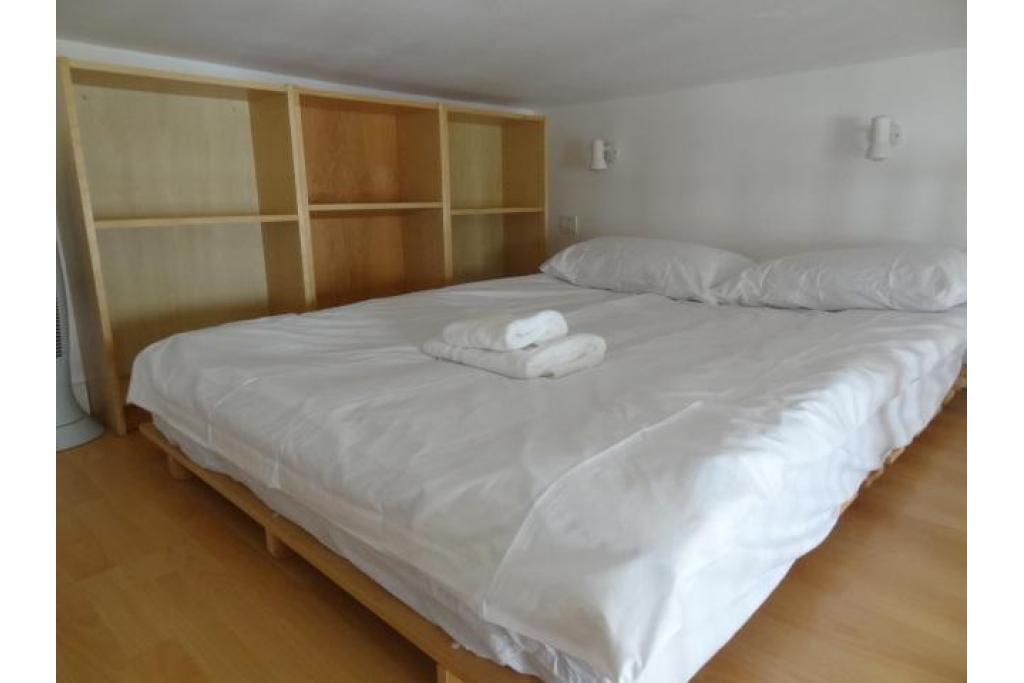 Modern Split-Level Studio Apartment – Flat 05, Fairholme Road, West Kensington