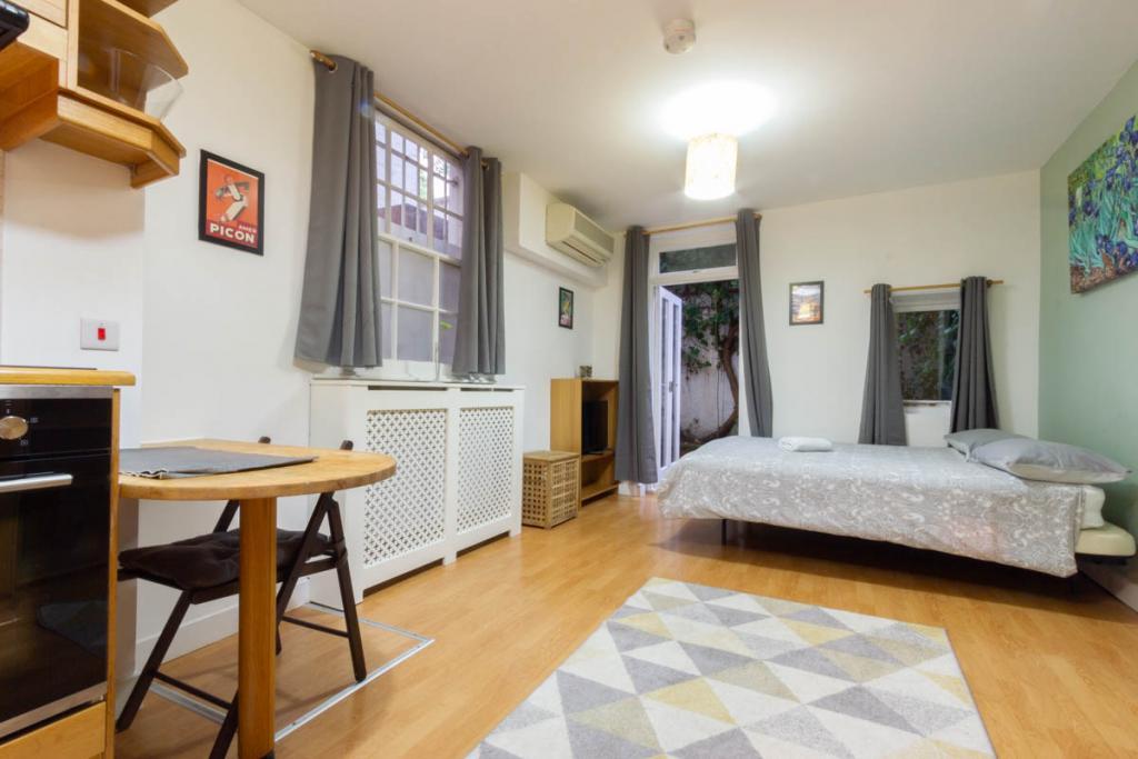 Modern Lower-Ground Studio Apartment – Flat 01, Gloucester Street, Pimlico SW1V 2DB