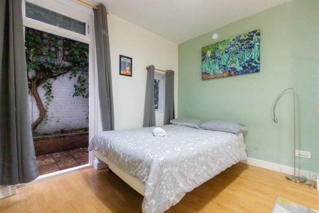 Modern Lower-Ground Studio Apartment – Flat 01, Gloucester Street, Pimlico SW1V 2DB