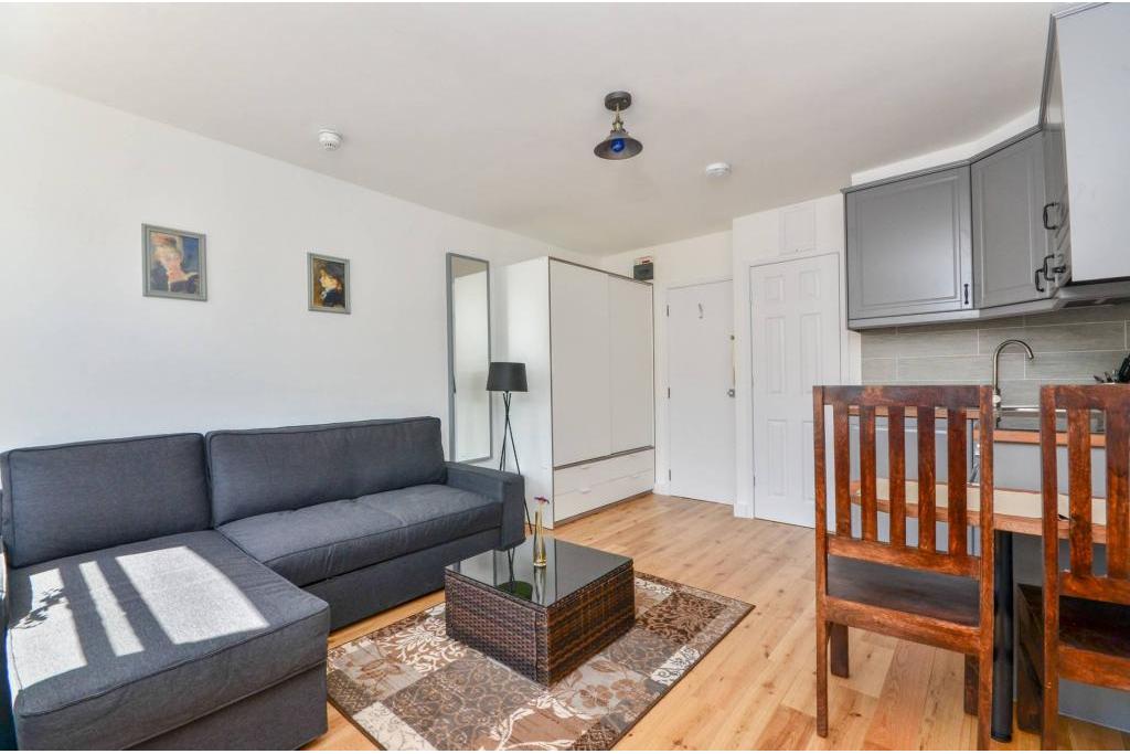 Modern Self-Contained Studio Flat – Flat 16, Penywern Road, Earls Court  SW5 9SX