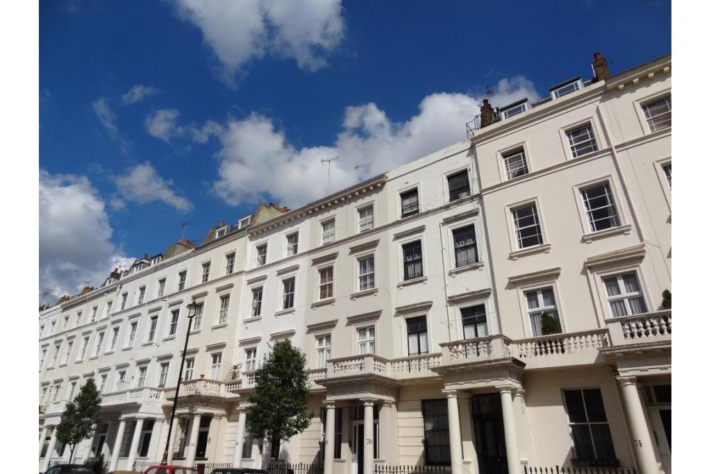 Modern Bedsit – Flat 13, Claverton Street, Pimlico SW1V 3AX
