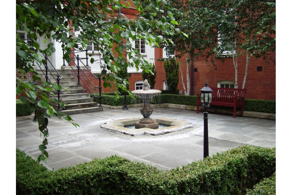 Modern Single Studio – Flat 402, Fulham Palace Road, Fulham W6 9HH