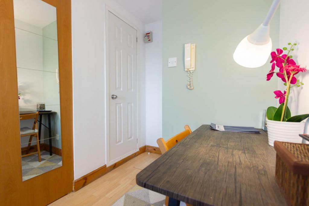 Self-Contained Studio – Flat 12, West Cromwell Road, Earls Court SW5 9QL