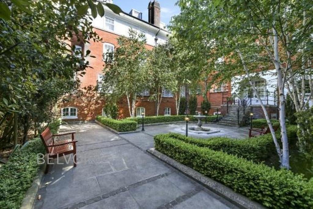 Modern Studio Apartment – Flat 111, Fulham Palace Road, Fulham W6 9HH –