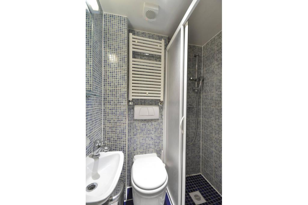 Modern Studio Apartment – Flat 12, Fairholme Road, West Kensington W14 9JZ