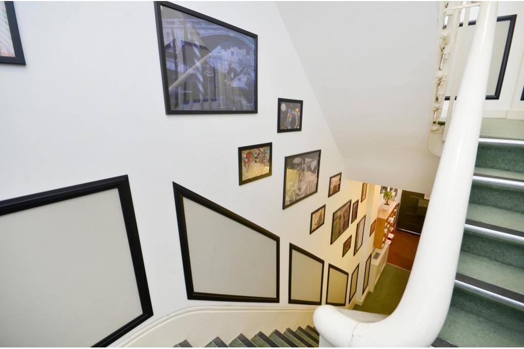 Modern Studio Apartment – Flat 12, Fairholme Road, West Kensington W14 9JZ