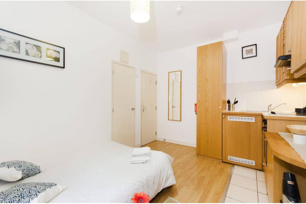 Modern Studio Apartment – Flat 11, Fairholme Road, West Kensington W14 9JZ