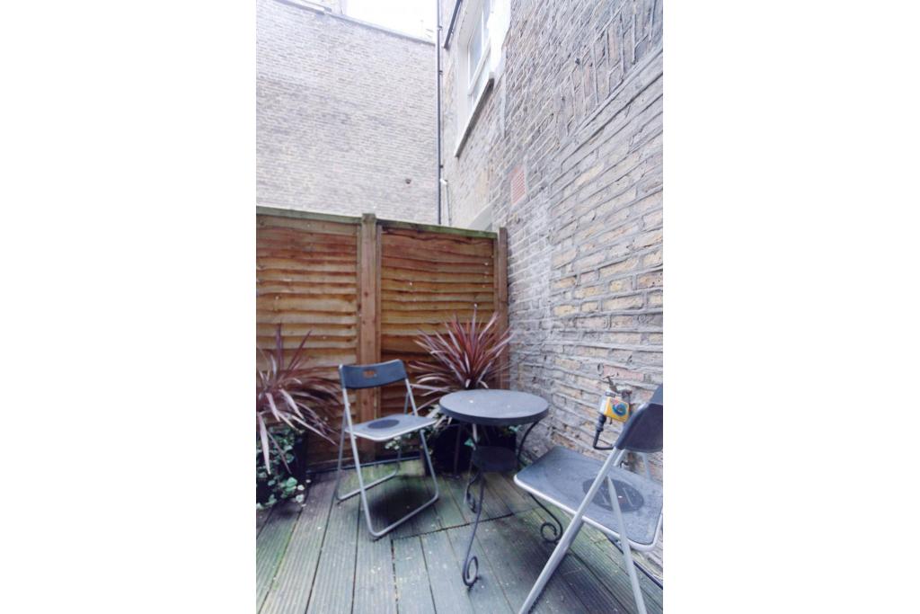 Modern Studio Apartment – Flat 11, Fairholme Road, West Kensington W14 9JZ