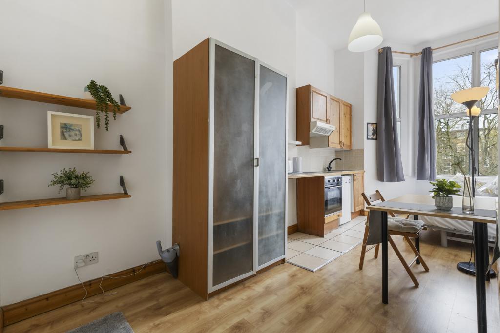 Self-Contained Studio Flat – Flat 05, West Cromwell Road, Earls Court SW5 9QL