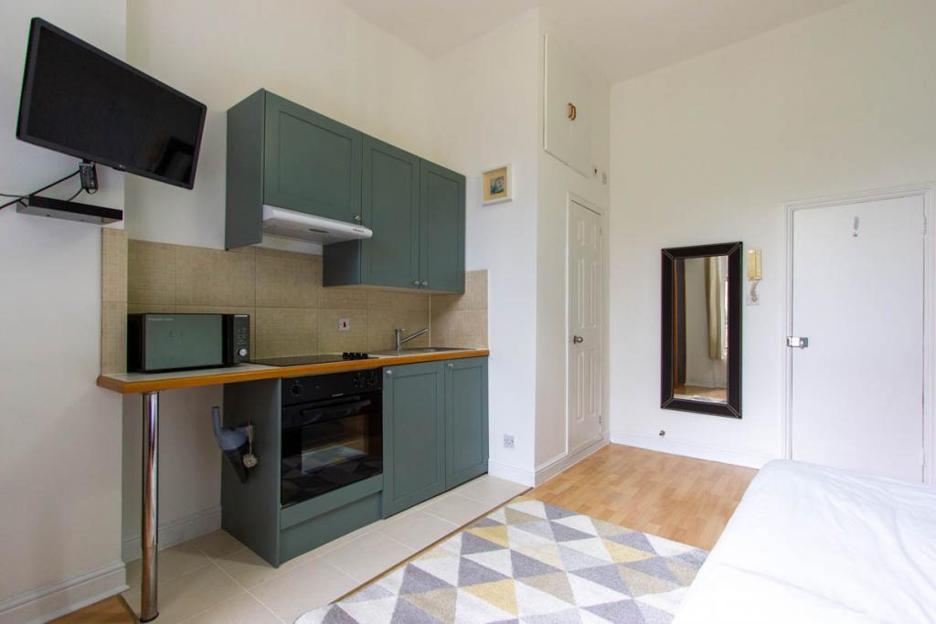 Self-Contained Studio Flat – Flat 03, West Cromwell Road, Earls Court SW5 9QL