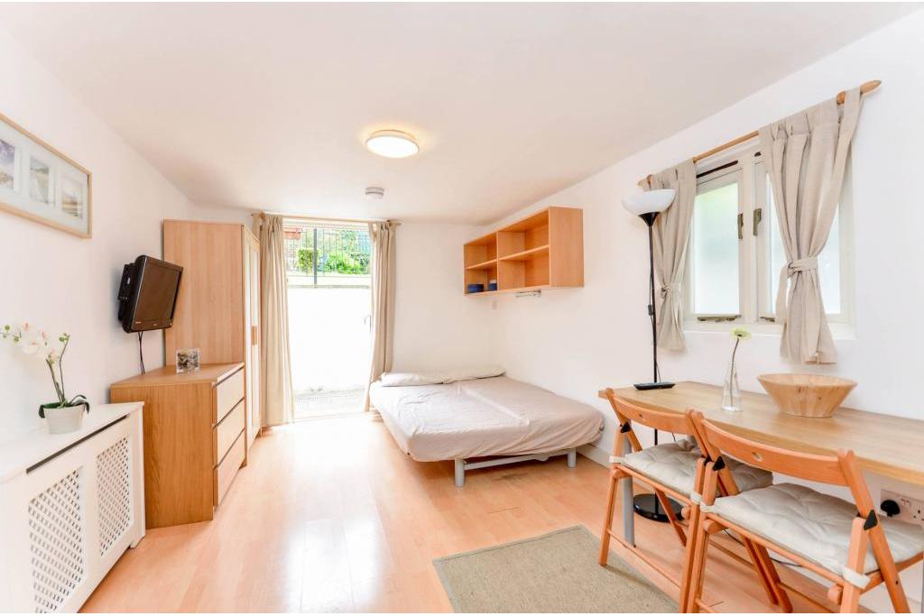 Self-Contained Studio – Flat 40, West Cromwell Road, Earls Court SW5 9QL