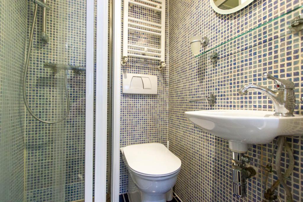 Modern Self-Contained Studio – Flat 11, Penywern Road, Earls Court SW5 9SX