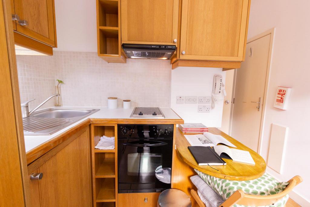 Modern Studio Flat – Flat 306, North Gower Street, Euston NW1 2LY