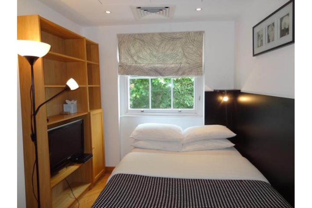 Modern Studio Apartment – Flat 26, Cartwright Gardens, Bloomsbury WC1H 9EH