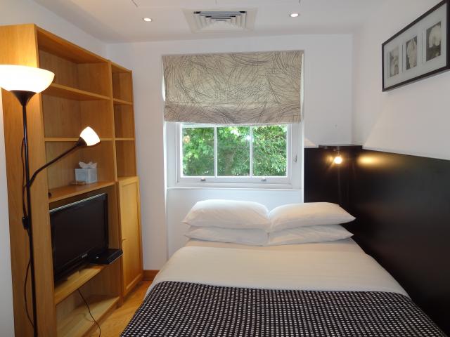 Modern Studio Apartment – Flat 26, Cartwright Gardens, Bloomsbury WC1H 9EH