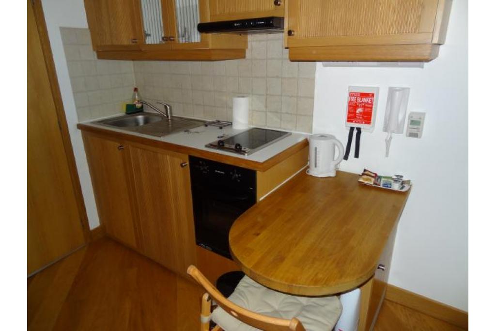 Modern Studio Apartment – Flat 26, Cartwright Gardens, Bloomsbury WC1H 9EH