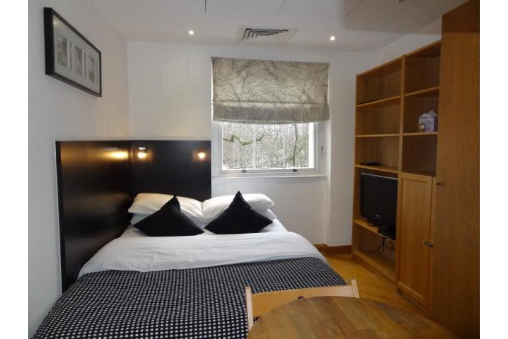 Modern Studio Apartment – Flat 27, Cartwright Gardens, Bloomsbury WC1H 9EH