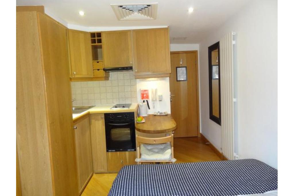 Modern Studio Apartment – Flat 27, Cartwright Gardens, Bloomsbury WC1H 9EH