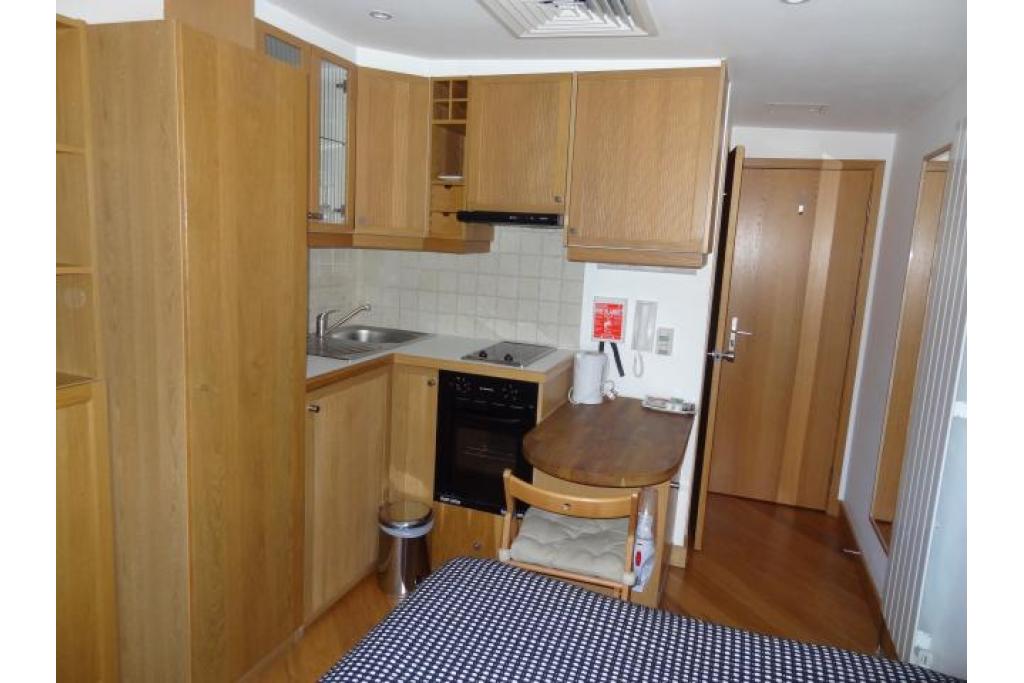 Modern Studio Apartment – Flat 27, Cartwright Gardens, Bloomsbury WC1H 9EH