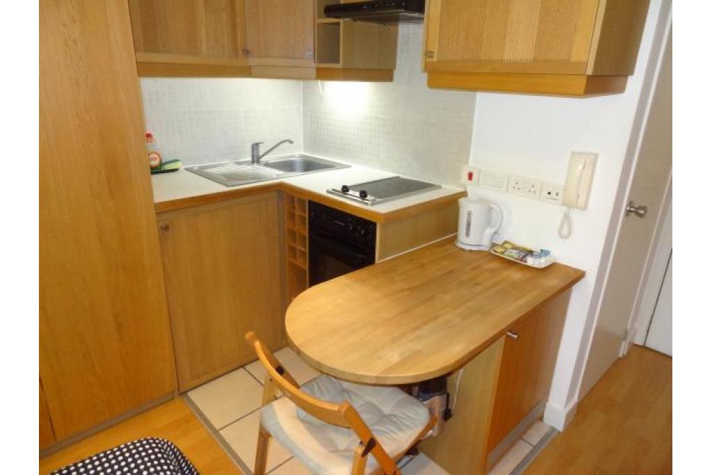 Modern Studio Apartment – Flat 26, Cartwright Gardens, Bloomsbury WC1H 9EH