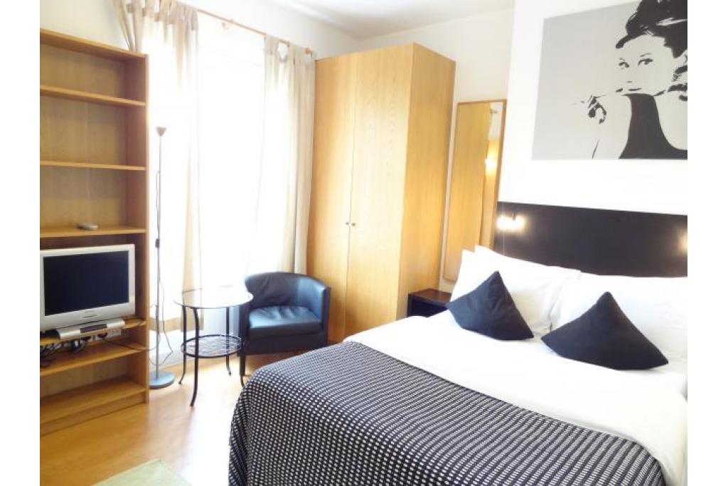 Modern Studio Apartment – Flat 22, Cartwright Gardens, Bloomsbury WC1H 9EH