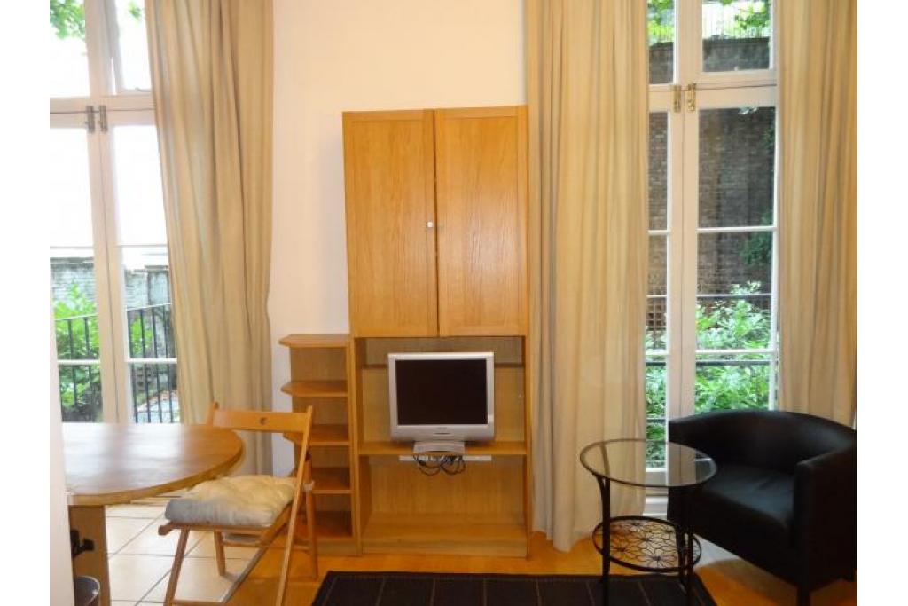 Modern Studio Apartment – Flat 10, Cartwright Gardens, Bloomsbury WC1H 9EH