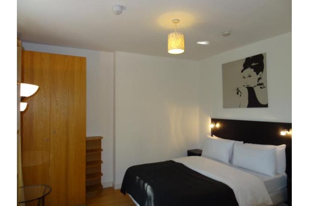 Modern Studio Apartment – Flat 22, Cartwright Gardens, Bloomsbury WC1H 9EH