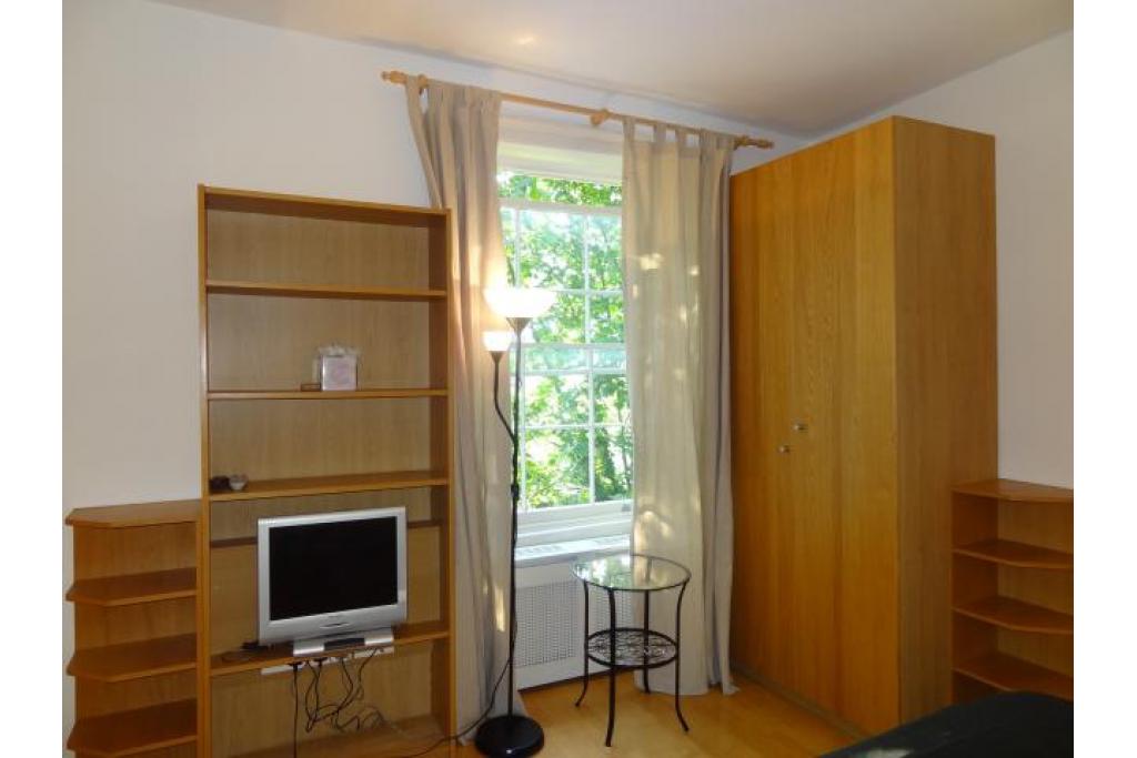 Modern Studio Apartment – Flat 22, Cartwright Gardens, Bloomsbury WC1H 9EH