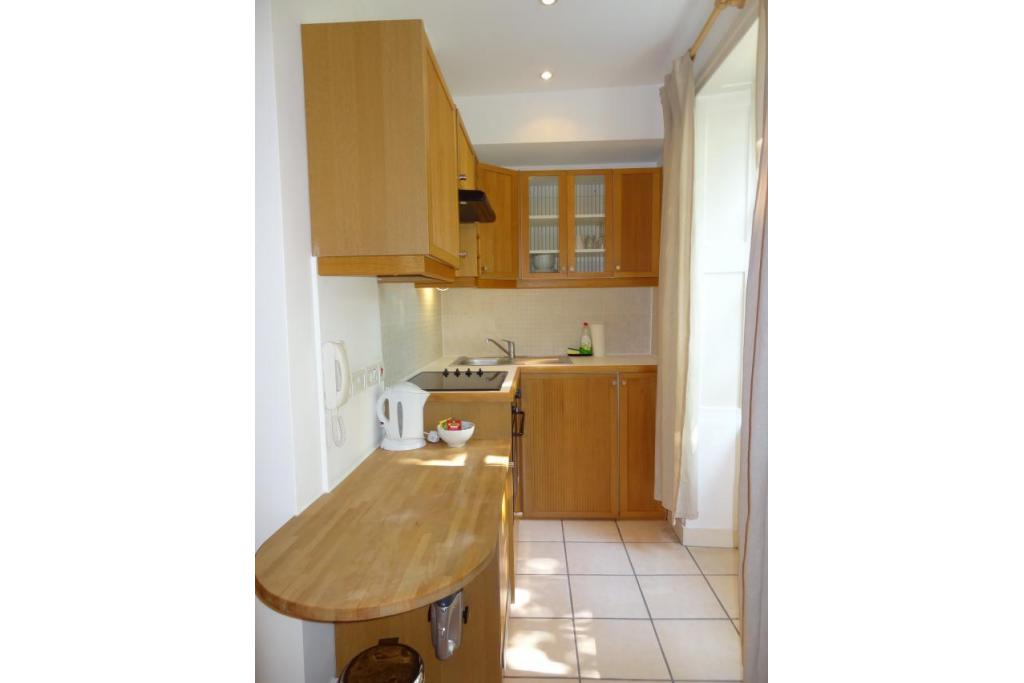 Modern Studio Apartment – Flat 22, Cartwright Gardens, Bloomsbury WC1H 9EH