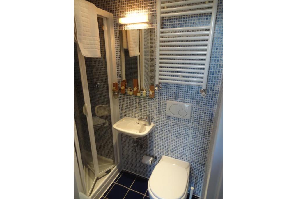 Modern Studio Apartment – Flat 22, Cartwright Gardens, Bloomsbury WC1H 9EH