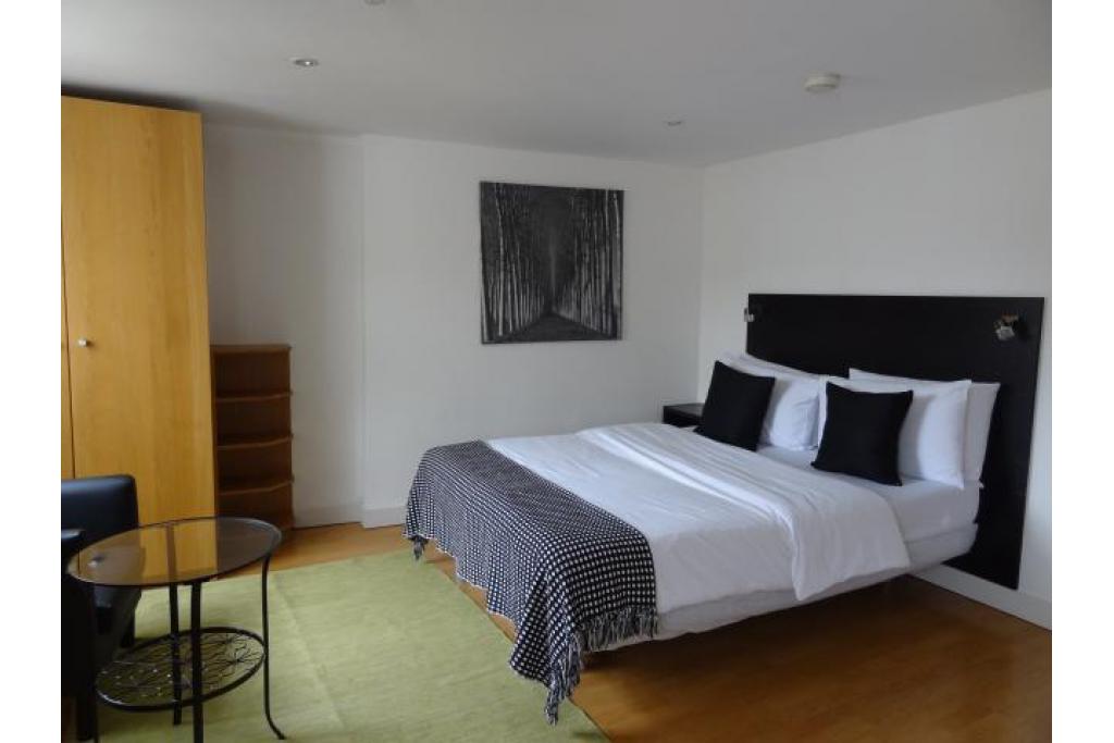 Modern Studio Apartment – Flat 28, Cartwright Gardens, Bloomsbury WC1H 9EH