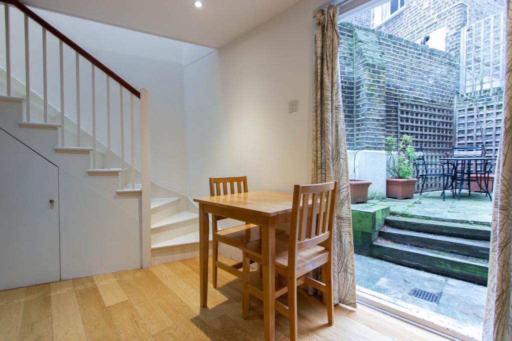 Flat 11 - 28-29 Cartwright Gardens, Bloomsbury WC1H 9EH