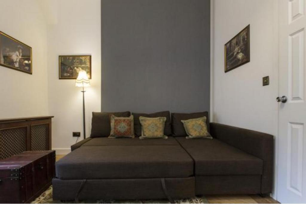 Flat 04 - 44 Cartwright Gardens, Bloomsbury WC1H 9EH