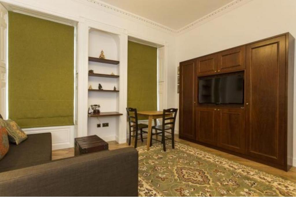 Flat 04 - 44 Cartwright Gardens, Bloomsbury WC1H 9EH