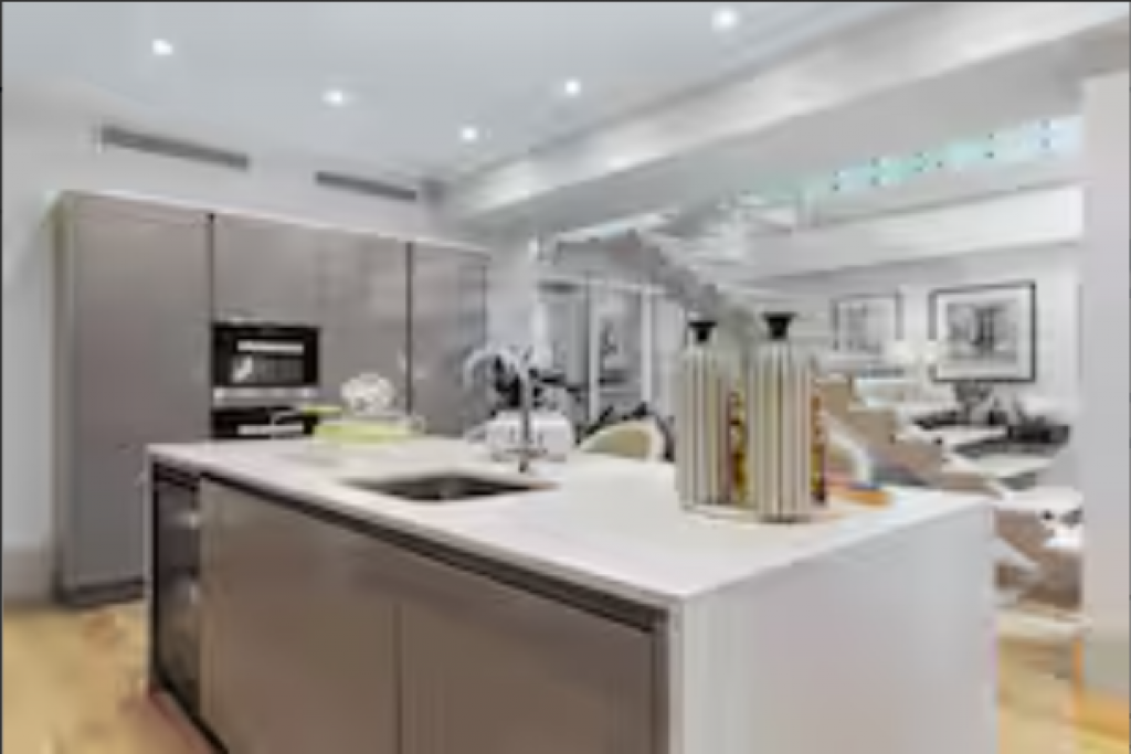 Elegant 3-Bedroom Maisonette with Park Views - Serviced Accommodation Mayfair