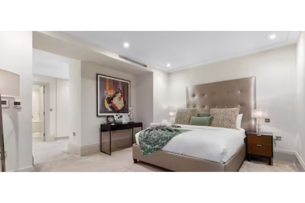 Elegant 3-Bedroom Maisonette with Park Views - Serviced Accommodation Mayfair