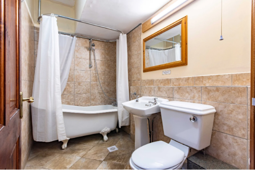 Cleeve Manor House – Wiltshire Holiday Cottages near Bath & Bristol