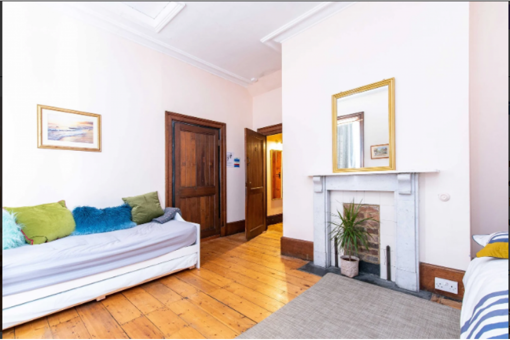 Cleeve Manor House – Wiltshire Holiday Cottages near Bath & Bristol