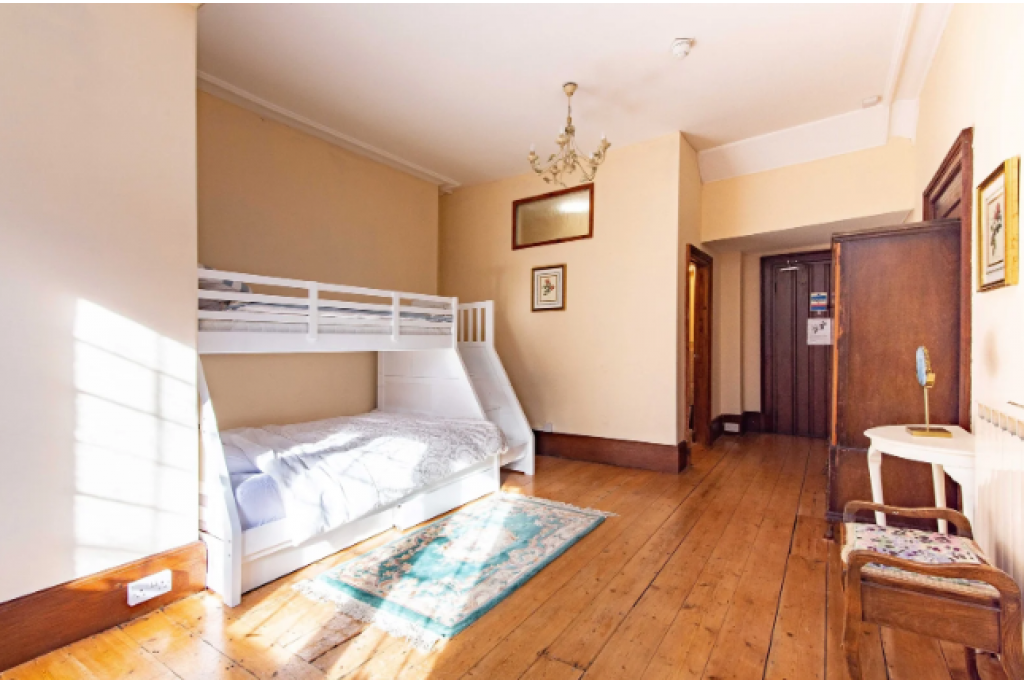 Cleeve Manor House – Wiltshire Holiday Cottages near Bath & Bristol