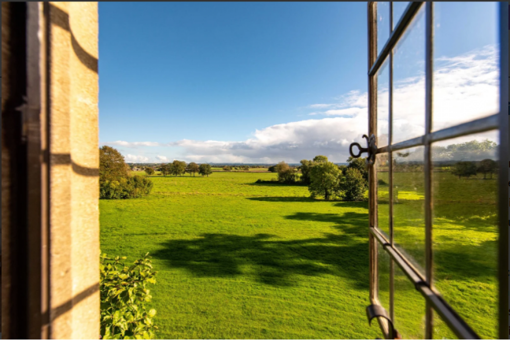 Cleeve Manor House – Wiltshire Holiday Cottages near Bath & Bristol